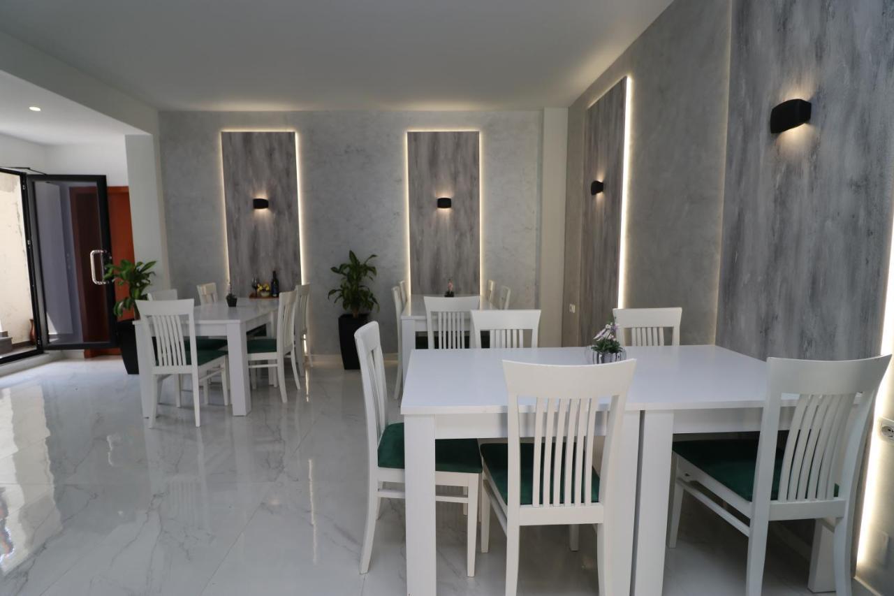 Hotel Kristal Vlore Ngoại thất bức ảnh
