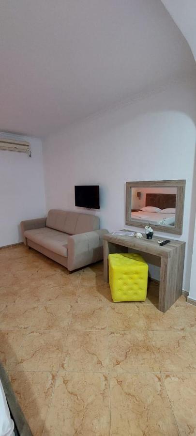 Hotel Kristal Vlore Ngoại thất bức ảnh